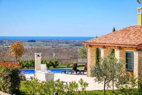 Villa Parona with private pool