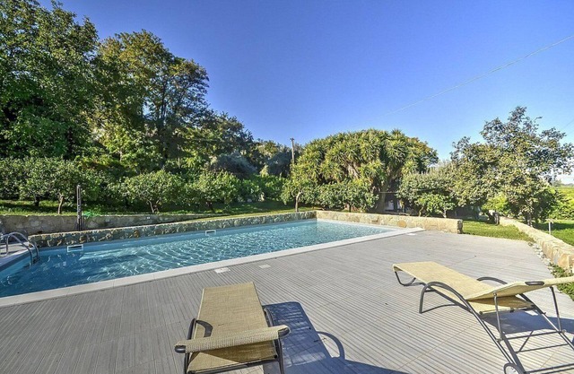 Villa Pascal A: A characteristic and welcoming independent house surrounded by meadows and by green hills, with Free WI-FI.