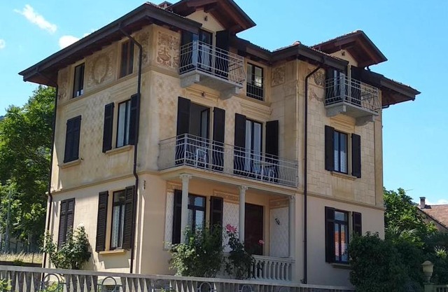 Villa Peachey, Intero piano con giardino