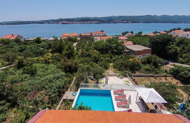 Villa Perna (21521-K1) - Kuciste