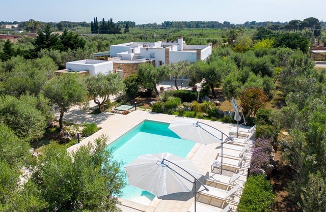 Villa Picalò 10+2, Emma Villas