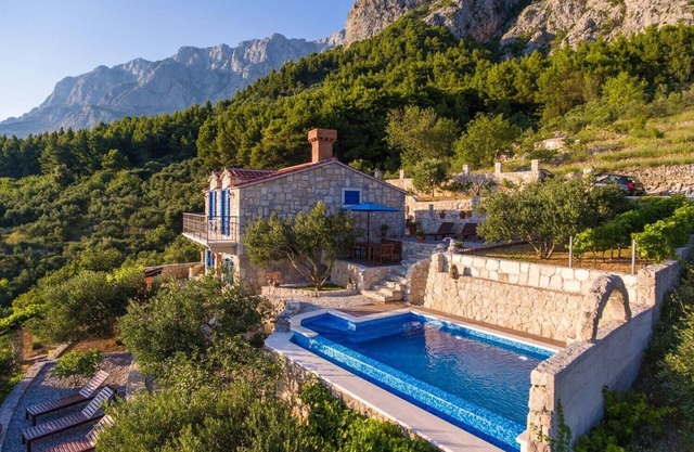 Villa Pina in Makarska, private pool