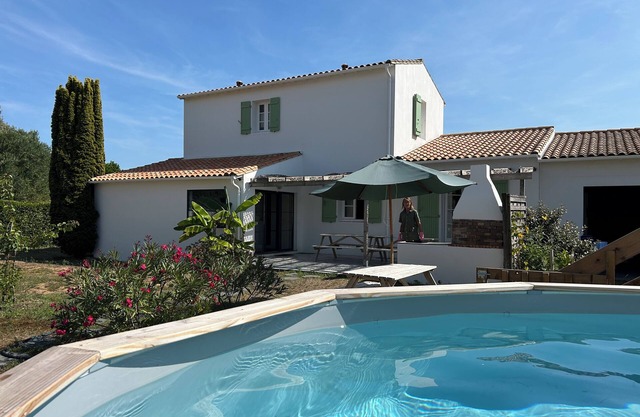 Villa+piscine privée 4 étoiles à l'ILE DE RE, village La Noue, sleeps 10 wifi