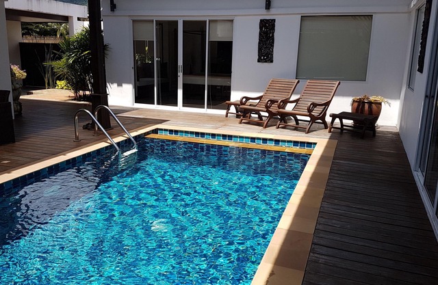 VILLA PRIVATE POOL - 2CH 2 bathrooms - 4/6 P Almost all Beaches -