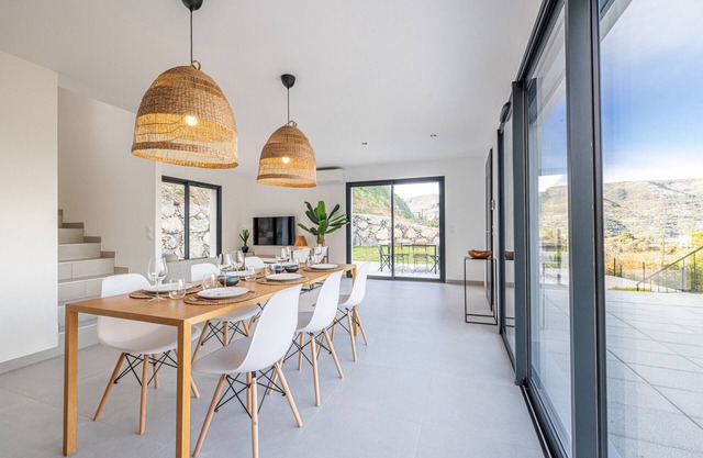 Villa RIVIERA - New between sea and mountains