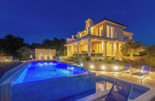 Villa Roko (V8001-K1) - Malinska - island Krk