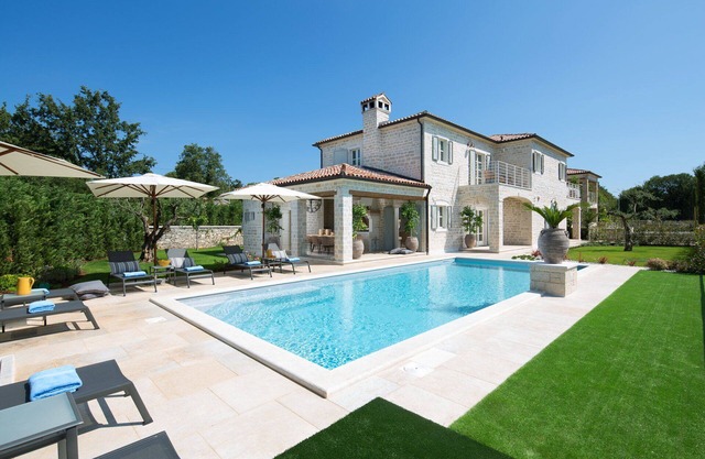 Villa Romanza with Pool