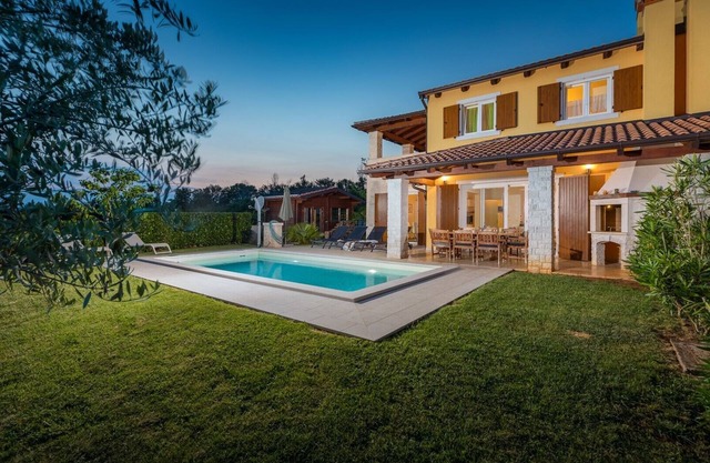 Villa Rosalija with pool and sauna