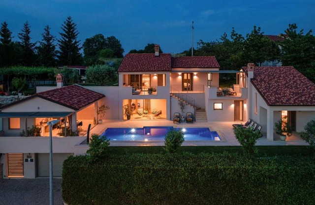 Villa Rotonda in Central Istria, with pool