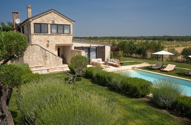 Villa Royal with heated pool and sauna