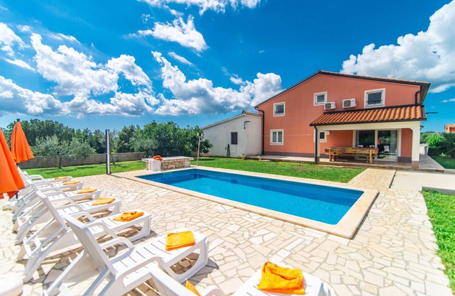 Villa Roza with private pool and 6 bedrooms near Poreč