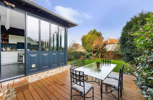 Villa St Antoine - Les Demoiselles à Versailles