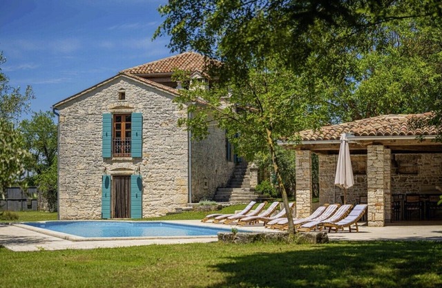 Villa Salambati 9 * 20000 m2 estate, private pool, BBQ, free WiFi