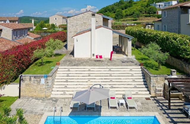 Villa Samanta - 6 Persons, 2 Bedrooms, Private Pool, Barbecue