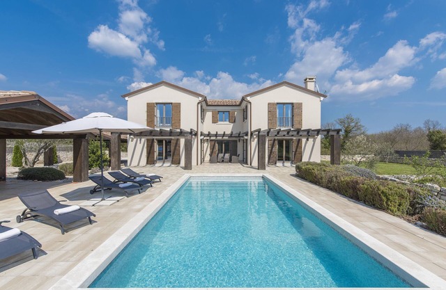 Villa Santi with whirlpool, sauna and heated pool from May to the end of September