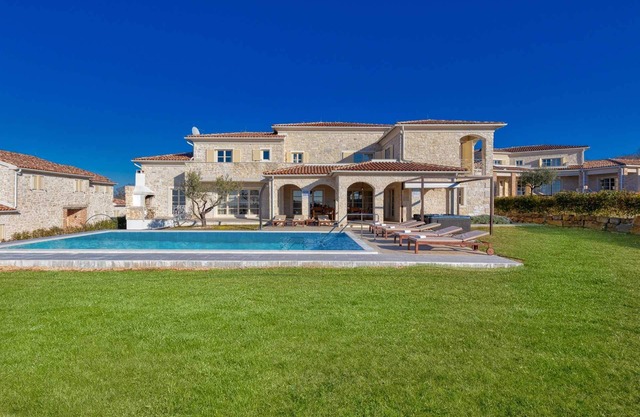 Villa Sara Bajkini with vineyard view