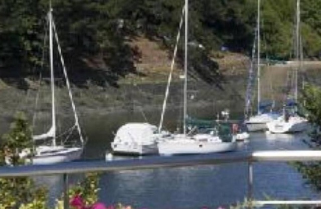 Villa, sea view, access gr 34, terrace and private entrance