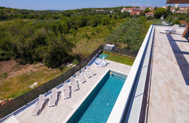 Villa Siena with Pool