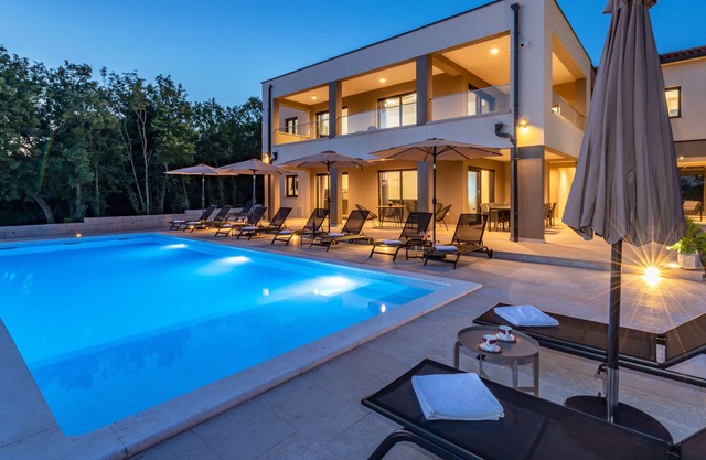 Villa Silente - Luxuriöse und Moderne Villa nur Wenige Minuten vom Meer Entfernt