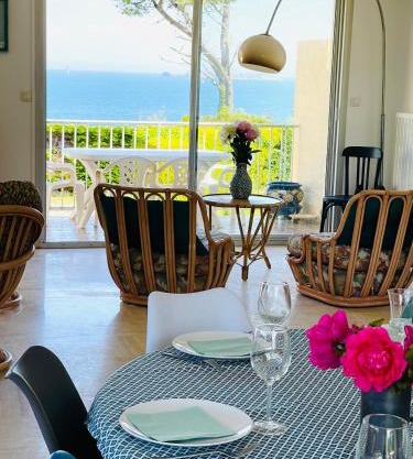 Villa Simone vue mer 2min à pied de la plage