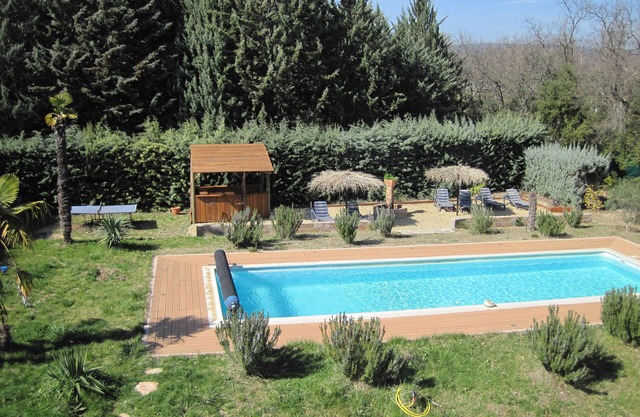 Villa sleeps 12 (5CH) Heated pool Air-conditioning, SAUNA Ext kitchen Pro Fitness