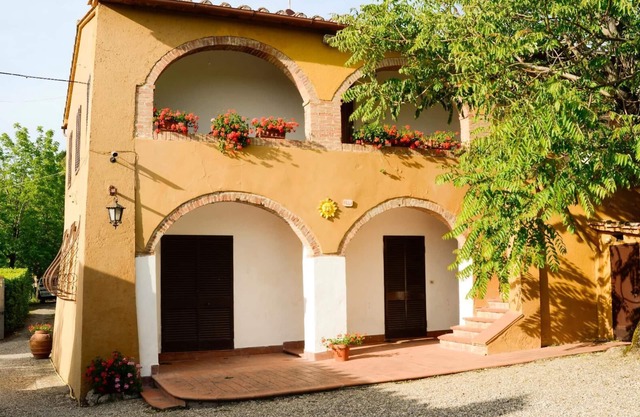 Villa Sole with pool and garden near the center of Siena