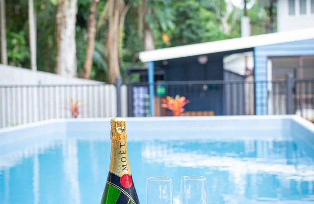 Villa Sorrento - house on 4 Mile Beach in Port Douglas. Pet friendly child safe.