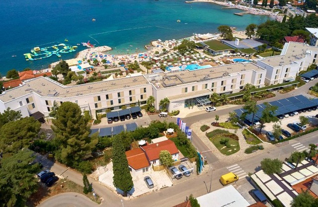 Villa Spadici next to the sea