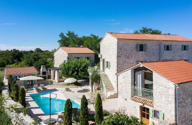 Villa Stanza Campitelli for up to 21 people in Central Istria with private pool and pet friendly