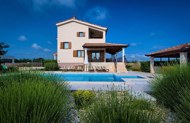 Villa Stokovci in Central Istria for families and kids with a large garden and playground