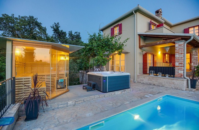Villa Stupenda with private pool and jacuzzi in Porec
