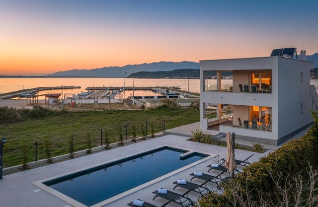 Villa Sunset Bay - amazing view and large heated pool