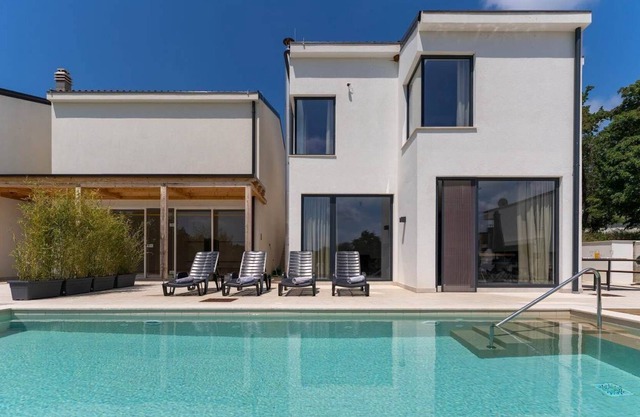 Villa Sunset with pool, Fuškulin