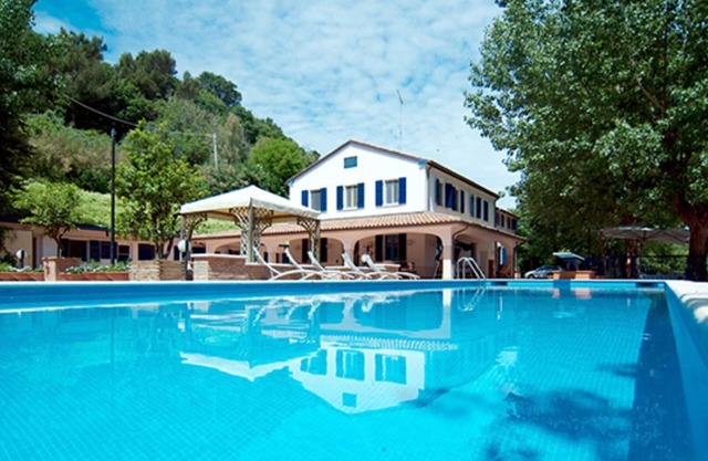 Villa surrounded by a large park of 12 hectares with private swimming pool, tennis court and beach a