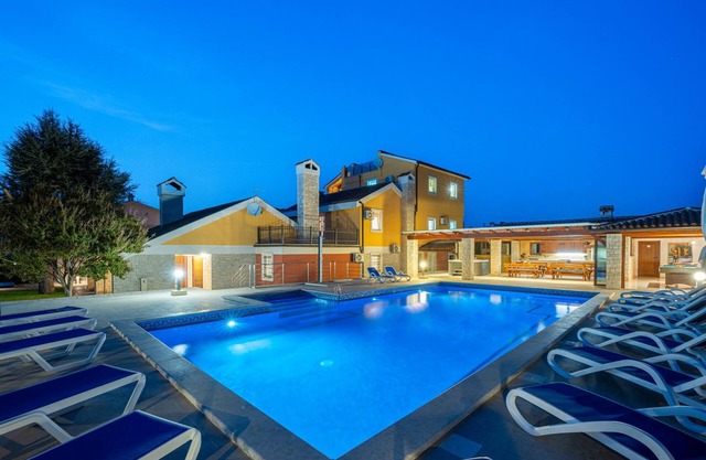 Villa Suzanne with a private pool and jacuzzi