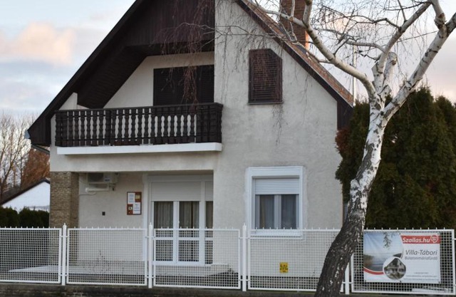 Villa-Tábori