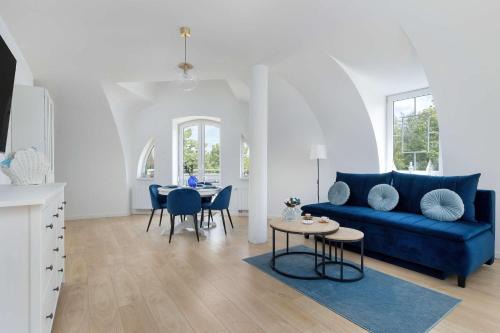 Villa Teresa Apartament Morski w Świnoujściu z Parkingiem i Balkonem by Noclegi Renters