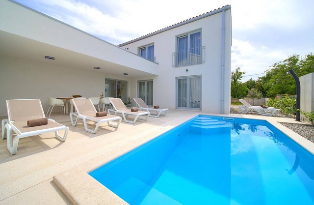 Villa Terra with heated swimming pool