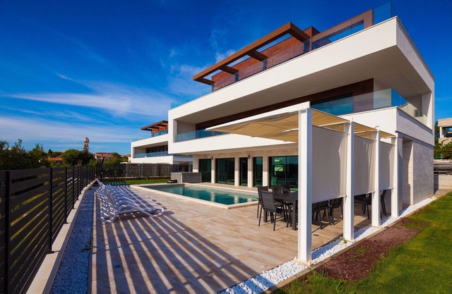 Villa Tiara with Pool