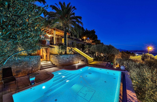 Villa Tomislav Split - Secluded Mediterranean hacienda