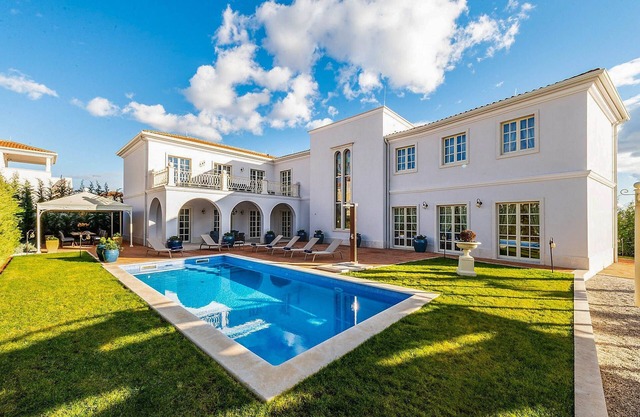 Villa Unara - Four Bedroom Villa, Sleeps 8