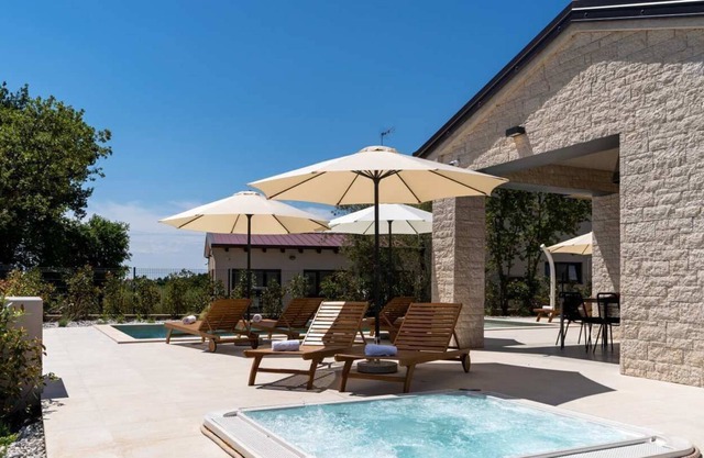 Villa Ursaria with pool, sauna, whirlpool