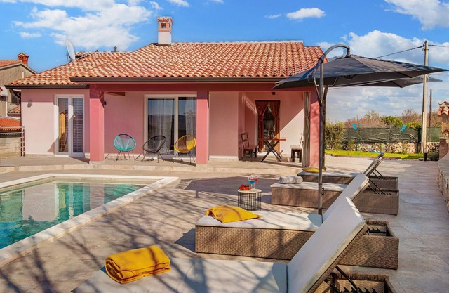 Villa Valeo eine Neubauvilla mit privatem Pool