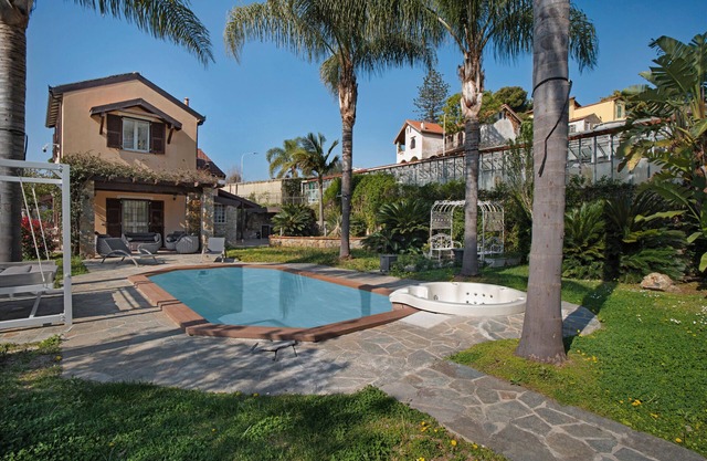 Villa 'Vallegrande' with Sea View, Wi-Fi and Air Conditioning