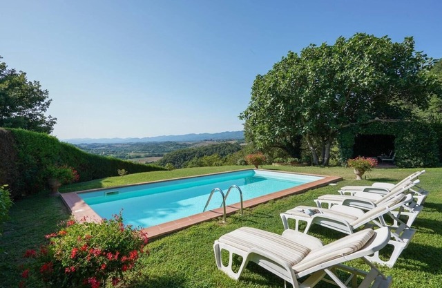Villa Violante - Private villa with pool in Tuscany