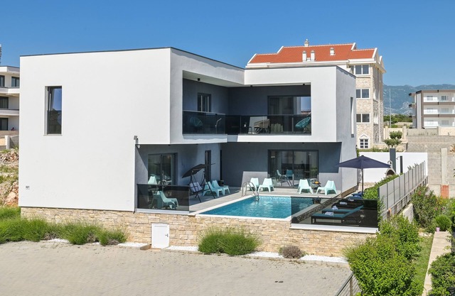 Villa Vistamar with private heated pool for 16