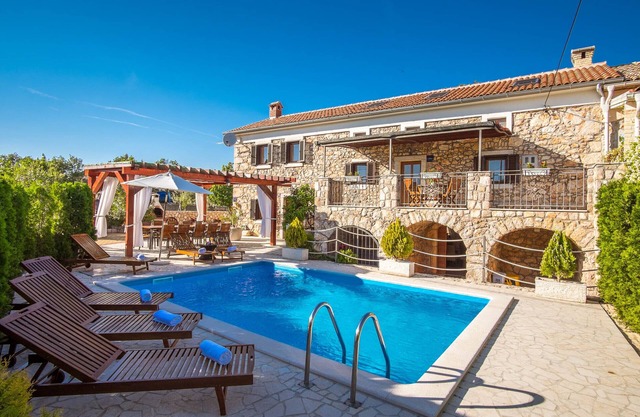 Villa Vita Krk, old stone house with swimming pool