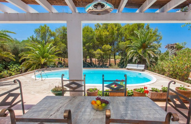 Villa with garden and private pool