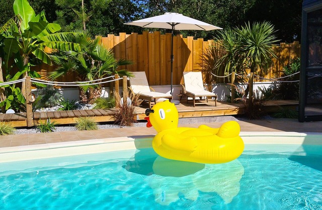 Villa with heated pool, only 350m from the beach, sports room, billard