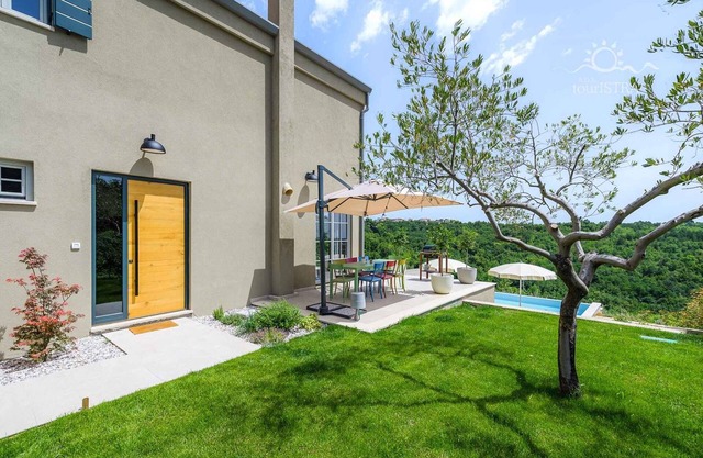 Villa with heated pool